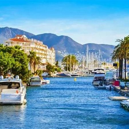 S46-Casa De Vacaciones Climatizada Con Piscina, En El Centro Junto Al Mar, Barbacoa Y Wiifi Empuriabrava Εξωτερικό φωτογραφία