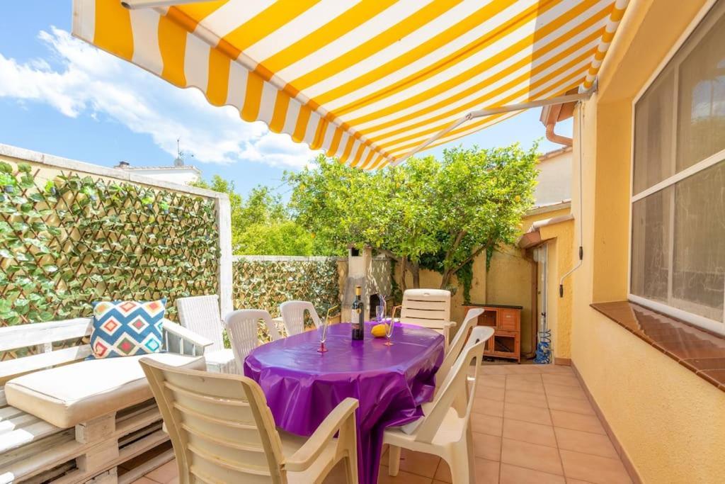 S46-Casa De Vacaciones Climatizada Con Piscina, En El Centro Junto Al Mar, Barbacoa Y Wiifi Empuriabrava Εξωτερικό φωτογραφία