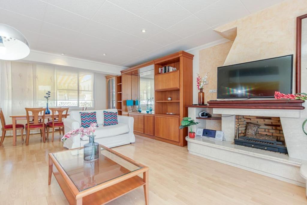 S46-Casa De Vacaciones Climatizada Con Piscina, En El Centro Junto Al Mar, Barbacoa Y Wiifi Empuriabrava Εξωτερικό φωτογραφία