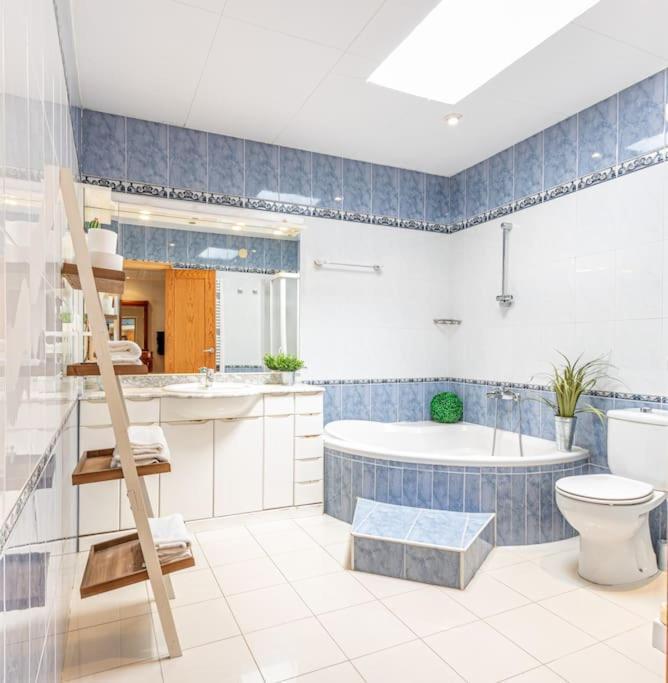 S46-Casa De Vacaciones Climatizada Con Piscina, En El Centro Junto Al Mar, Barbacoa Y Wiifi Empuriabrava Εξωτερικό φωτογραφία